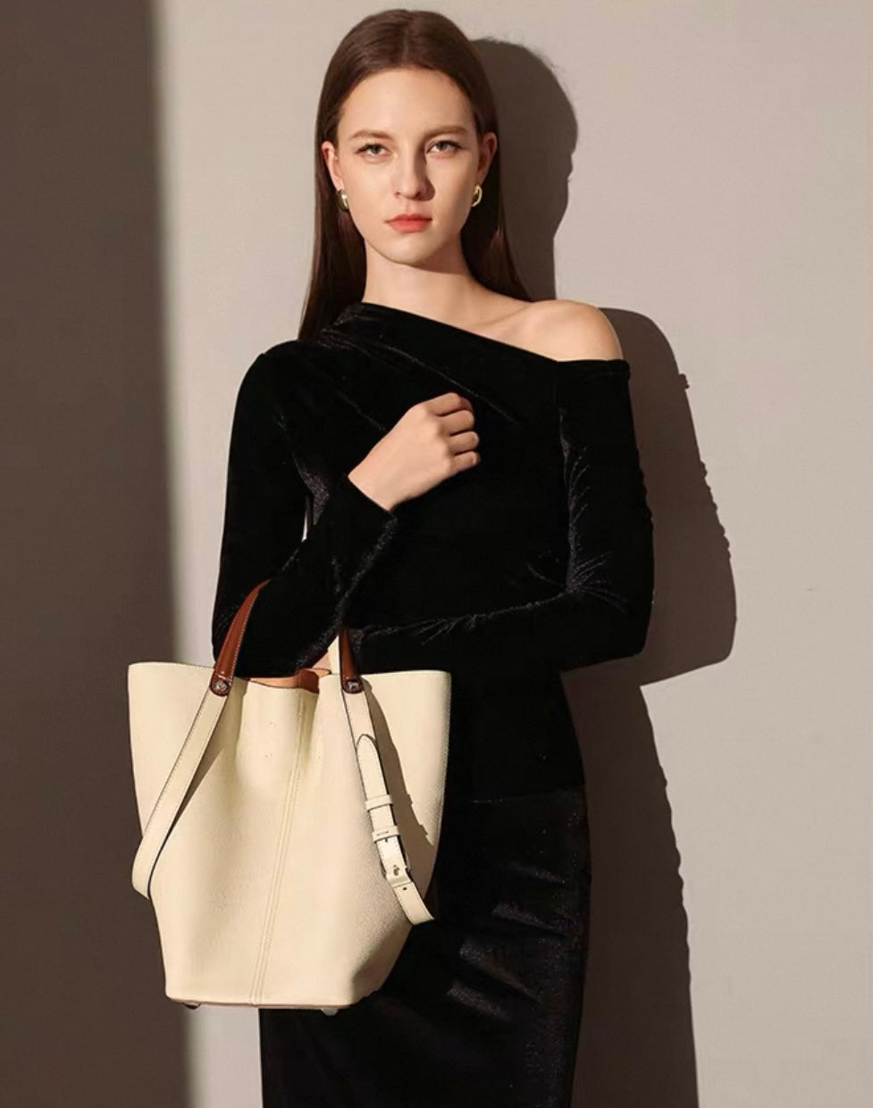 Amara Tote White